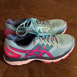 ASICS women’s GT-2000 running shoe NEVER WORN